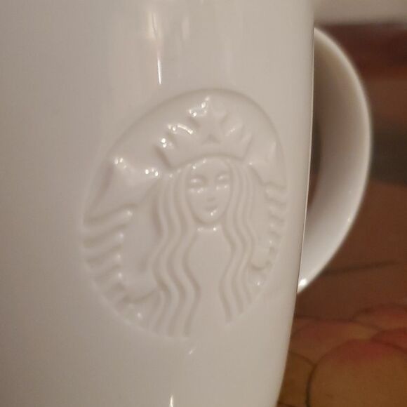 Rare 2010 Starbucks White Embossed Siren 14 oz. Coffee Cup - Picture 2 of 6